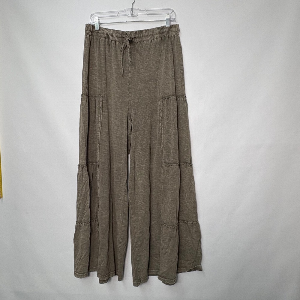 Easel Los Angeles Olive Green Tiered Wide Leg Palazzo Sweat Pants Large Comfy